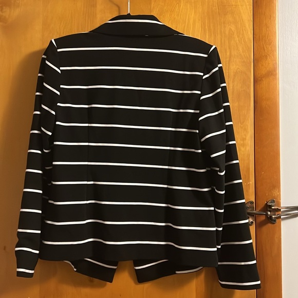 Chicos Blazer Black with White stripes. Size 1 (M size 8) - Picture 9 of 16